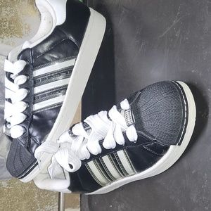 Addidas classic W5 shell toe sized 10.5